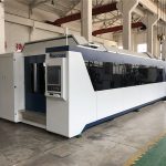 професионална машина с лазерно рязане с влакна с CNC 1000w 1500w с обменна маса