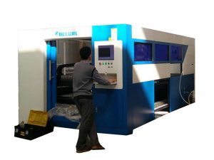 2kw влакно оптична машина за лазерно рязане с регулируема скорост за метална тръба